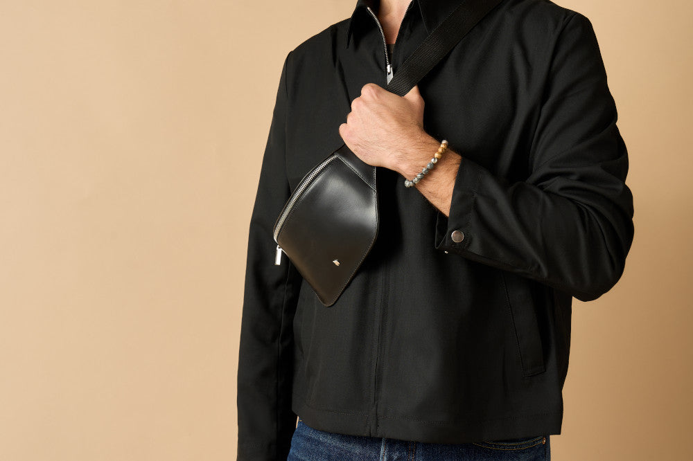 44213 Kožená crossbody taška Zippo Signature
