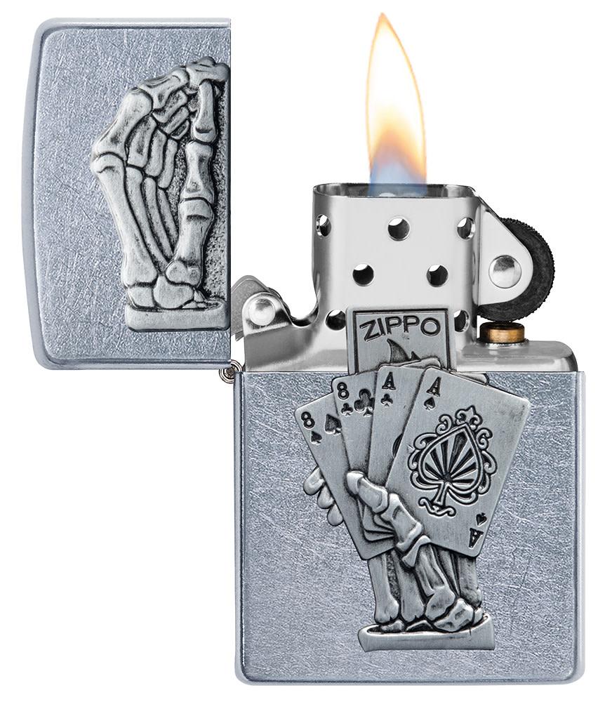 Zippo zapalovač 25633 Dead Man’s Hand Emblem Design