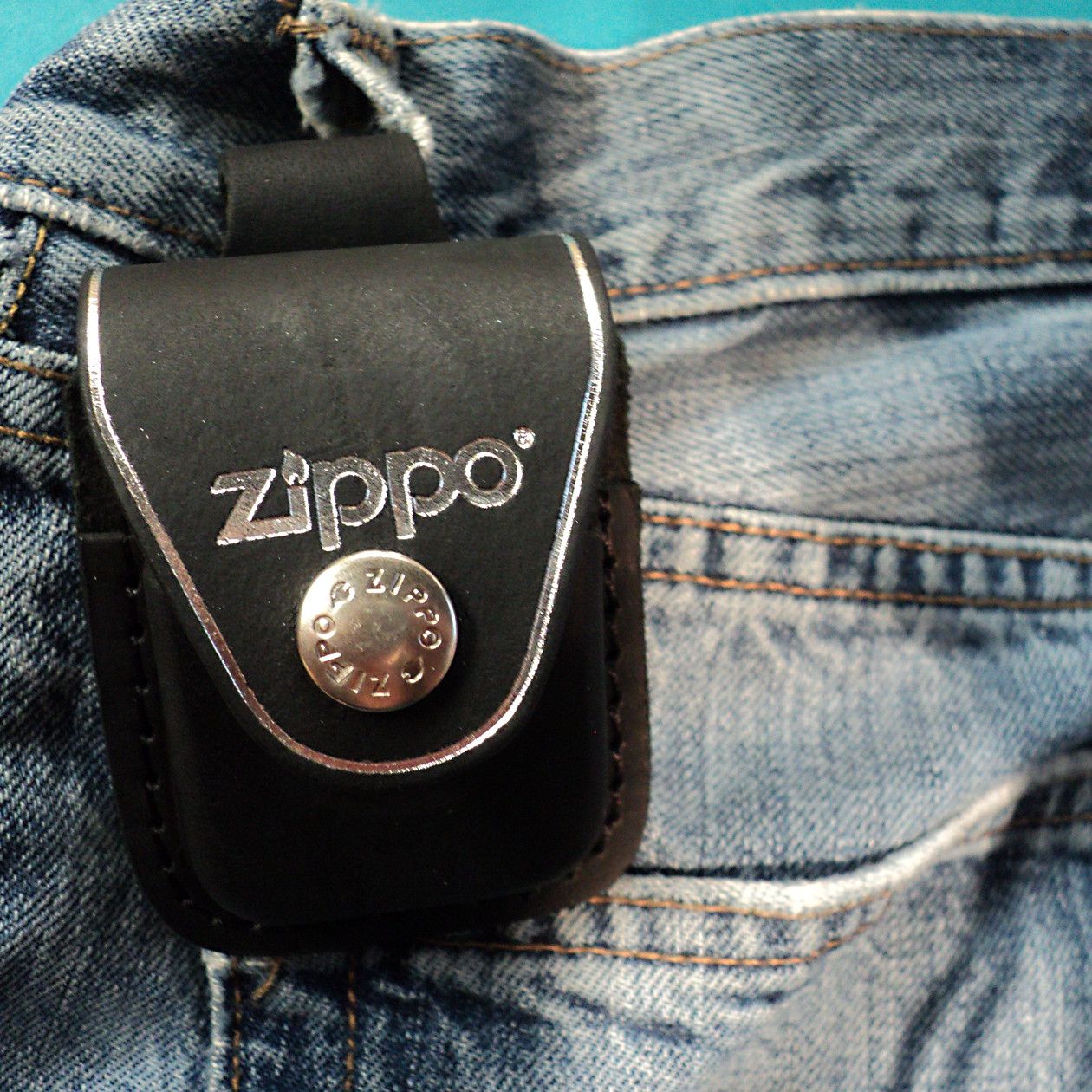17005 Kožené pouzdro na zapalovač Zippo
