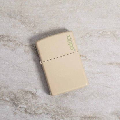Zippo zapalovač 26950 Flat Sand Zippo Logo