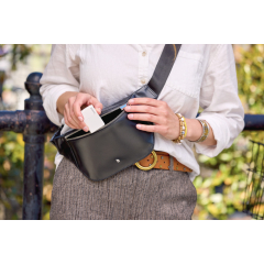 44213 Kožená crossbody taška Zippo Signature